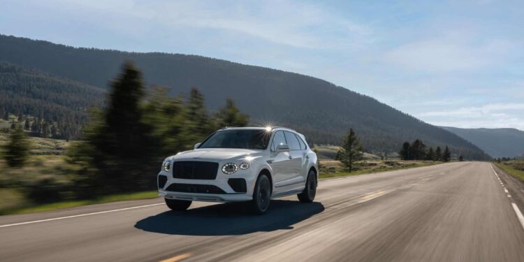 Bentley Bentayga Speed 2026: Флагманский V8 с 641 силой и спортивным характером