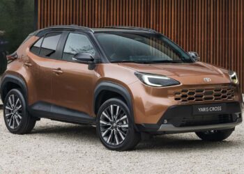 Toyota Yaris Cross 2026: цены и оснащение рестайлинга