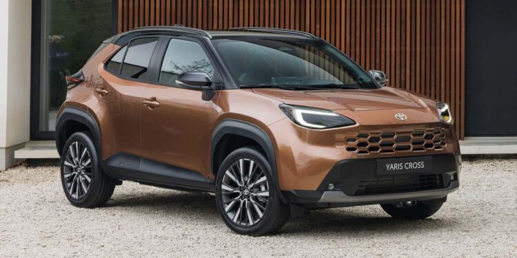 Toyota Yaris Cross 2026: цены и оснащение рестайлинга