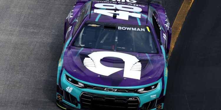 Алекс Боуман: решение о будущем в NASCAR будет принято «скорее рано, чем поздно»