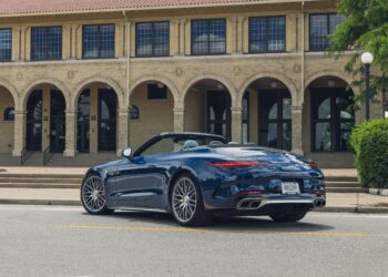 2026 Mercedes-AMG SL63 S E Performance: экстерьер гибридного родстера со всех ракурсов