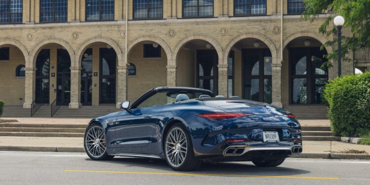 2026 Mercedes-AMG SL63 S E Performance: экстерьер гибридного родстера со всех ракурсов