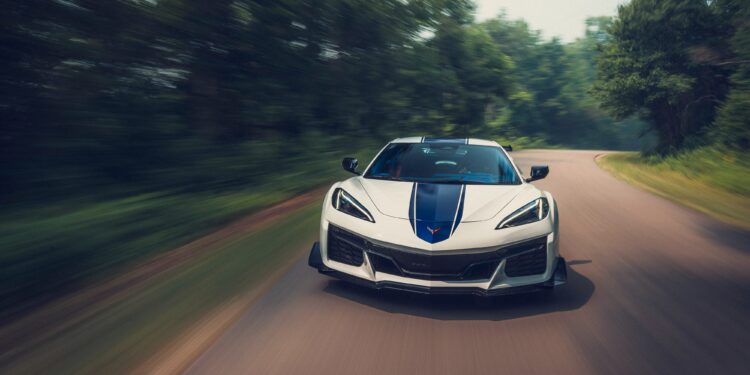 2027 Chevrolet Corvette Grand Sport: Убийственная комбинация