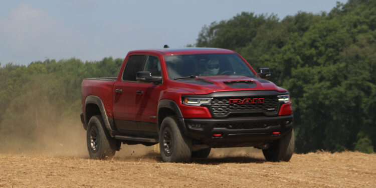 2027 Ram 1500 TRX SRT: Возвращение 777-сильного монстра, который плевал на электромобили