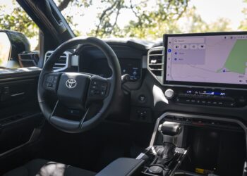 2027 Toyota Sequoia Trailhunter: заглядываем в салон внедорожного монстра
