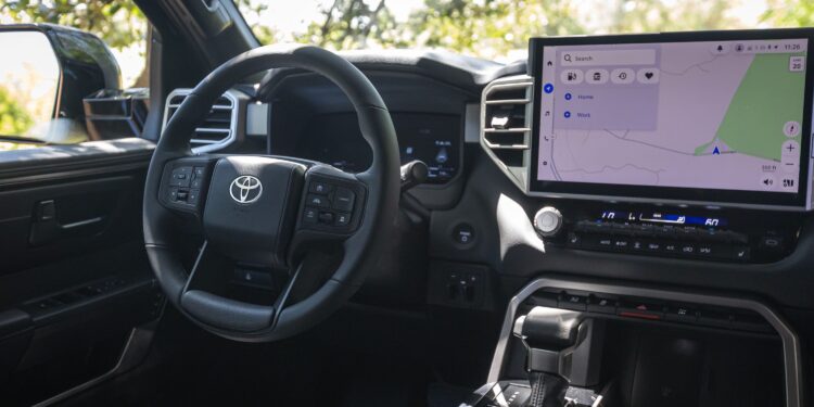 2027 Toyota Sequoia Trailhunter: заглядываем в салон внедорожного монстра
