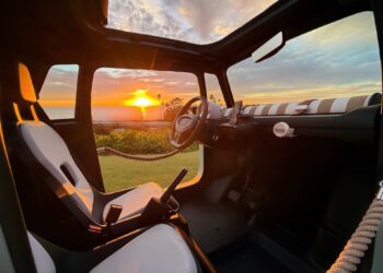 Abarth готовит «заряженную» версию Fiat Topolino — крошечного электромобиля, который едва ли можно назвать машиной