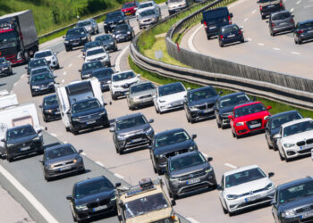ADAC предупреждает: выходные 24–26 июля станут адом для водителей