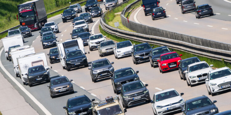 ADAC предупреждает: выходные 24–26 июля станут адом для водителей