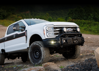 AEV показала второй пакет для Ford Super Duty: 37 дюймов вместо 40