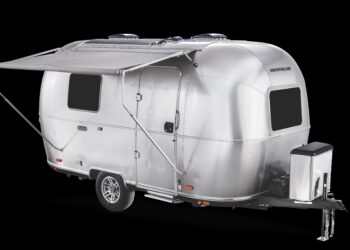 Airstream представил самый доступный трейлер: легендарная «серебряная пуля» теперь стоит дешевле $65 000