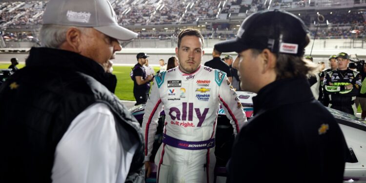 Алекс Боуман завершит карьеру в NASCAR после сезона-2027