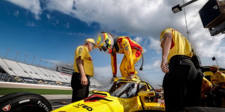 Алекс Палоу выиграл гонку IndyCar в Нэшвилле, Шумахер — в топ-10