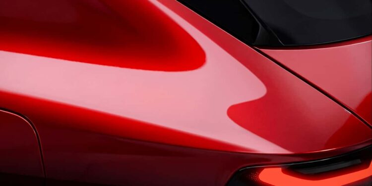 Alfa Romeo показала первые тизеры нового C-SUV