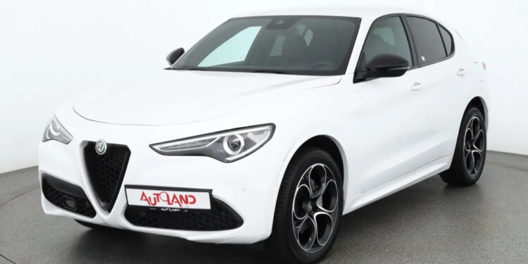 Alfa Romeo Stelvio с малым пробегом: цены падают