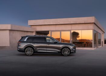 Audi SQ9 2027: первые официальные фото флагманского SUV