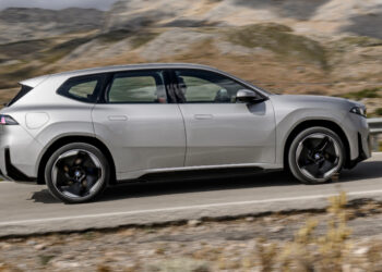 BMW iX3: новая эра со скидкой