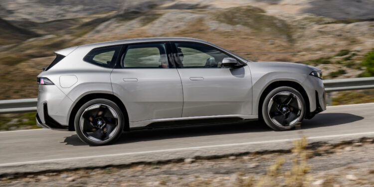 BMW iX3: новая эра со скидкой