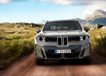 BMW пересматривает планы: внедорожник для конкуренции с G-Wagen оказался под вопросом