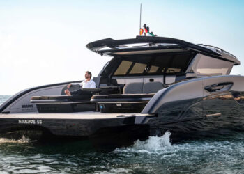 Brabus представил самый мощный катамаран: Ultima 55 с 1450 л.с.