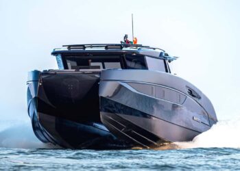 Brabus Ultima 55: карбоновый катамаран на 1450 л.с.