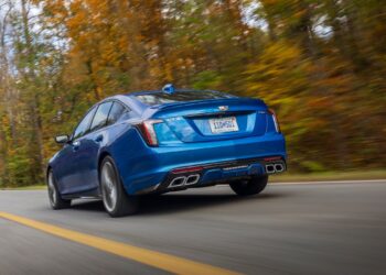 Cadillac CT5-V получит атмосферный V8 и механику — инсайд от дилера