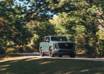 Cadillac Escalade 2027: базовая версия перешагнёт отметку в $100 000