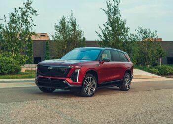 Cadillac Vistiq отзывают из‑за опасной складной третьей секции