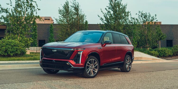 Cadillac Vistiq отзывают из‑за опасной складной третьей секции
