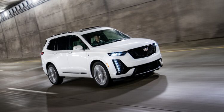 Cadillac XT6 возвращается с бензиновым мотором: официально