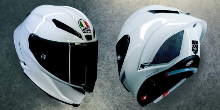 Чистый карбон и белая основа: шлем AGV Pista GP RR добрался до Северной Америки