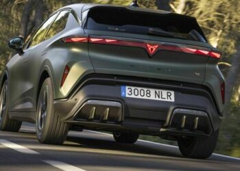 Cupra Raval: испанский хэтчбек, который хочет быть спорткаром