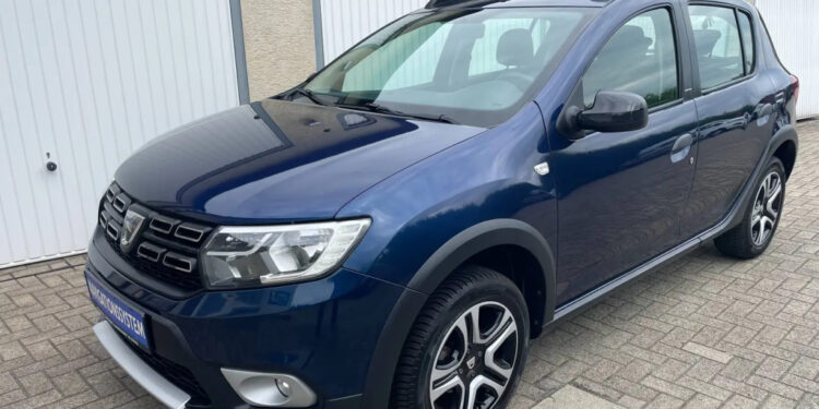 Dacia Sandero Stepway с пробегом 30 000 км продаётся за 9999 евро