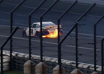 Денни Хэмлин и охота за недостающей короной: Brickyard 400