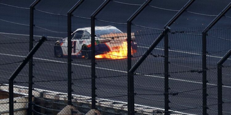 Денни Хэмлин и охота за недостающей короной: Brickyard 400