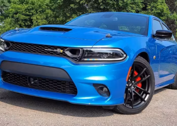 Dodge Charger Super Bee возвращается — теперь с турбошестёркой