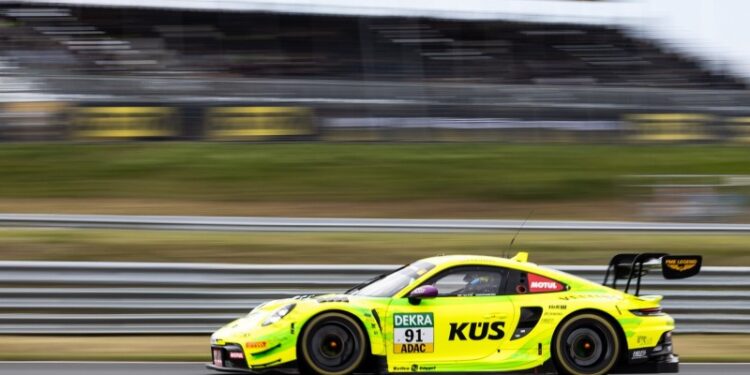 DTM Oschersleben: Porsche dominates practice, leader Thiim far back