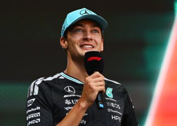 Джордж Расселл сохраняет оптимизм после сложного старта сезона F1