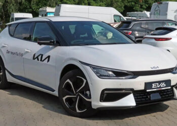 Электрический кроссовер Kia EV6: роскошное оснащение и стремительное обесценивание