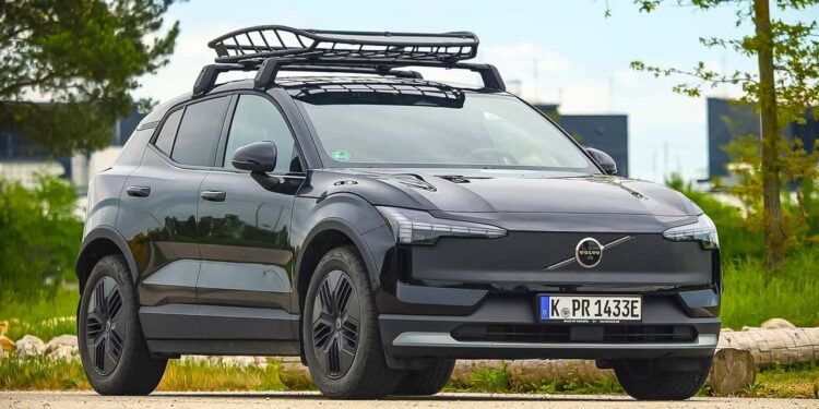 Электрический «лесник»: Volvo EX30 Cross Country продолжает испытания — 428 сил в компактном корпусе