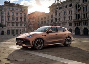 Электрический Maserati Grecale Folgore подешевел на 22 тысячи долларов — и это не шутка