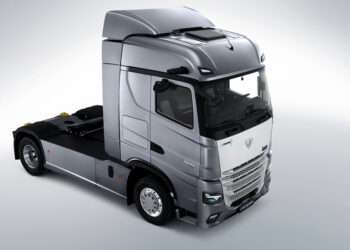 eTopas 600: китайский электротягач стартовал в Австрии