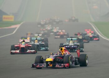 F1 хочет вернуть гром: V8 вместо гибридов после 2030? Разбираемся