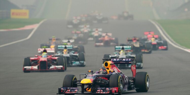 F1 хочет вернуть гром: V8 вместо гибридов после 2030? Разбираемся
