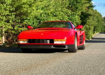 Ferrari Testarossa с пробегом 3700 миль: как новую — на продажу