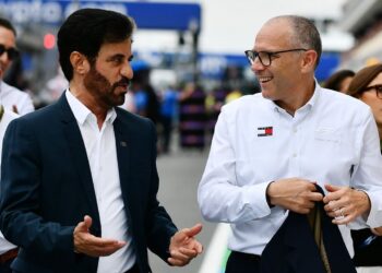 FIA рассматривает переход на сторонние двигатели V8 с 2031 года