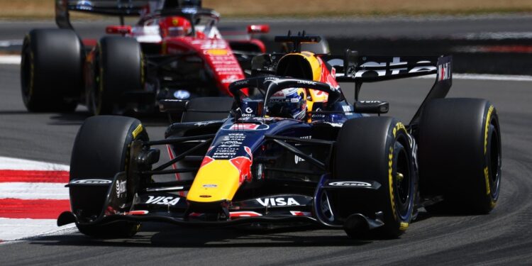 FIA запросила данные у Red Bull и Ferrari из-за вращающихся крыльев «Маккарена»