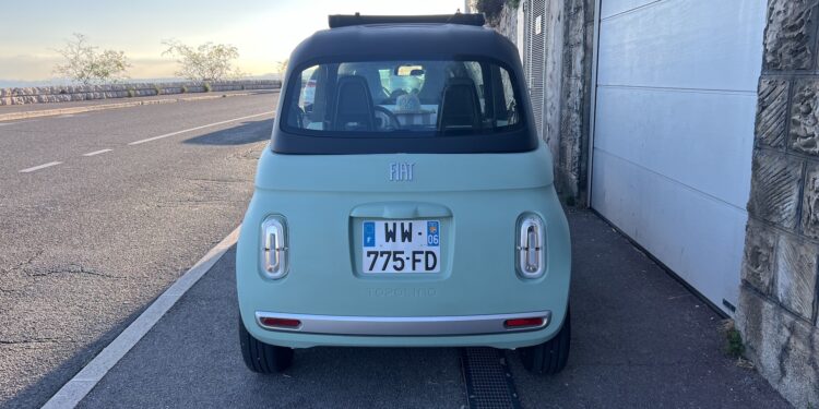 Fiat Topolino добрался до США: крошечный электрокар за $14 000 — это дорого или смешно?