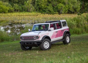 Ford Bronco получил розовую версию в честь Большого Соленого озера