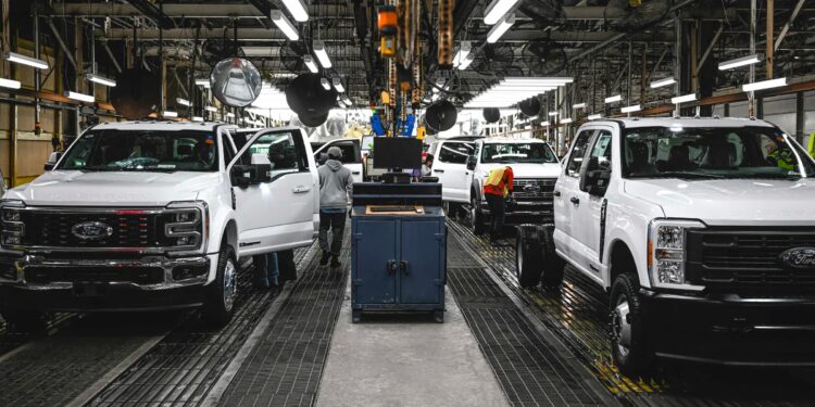 Ford и GM сойдутся в битве за армейский контракт США